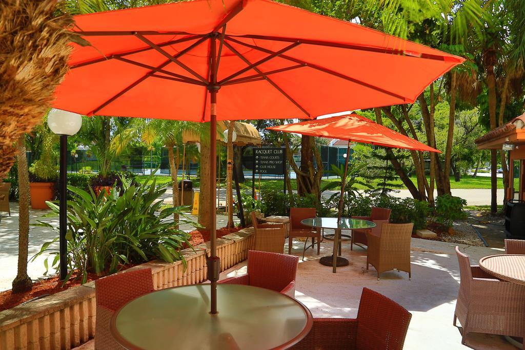 ชาโต มาร์ กอล์ฟรีสอร์ต เทรดมาร์คคอลเลคชั่น บาย วินด์แฮม Hotel ลอเดอร์ฮิลล์ ภายนอก รูปภาพ